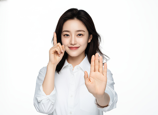옷 컨셉 표정 사람 신체부위 신호등 CG 파일형식 여자 적신호 손 흰옷 백그라운드 포즈 신호 모션 소통 의사소통 스타일 미소 편집실사 편집이미지 JPG 의료성형뷰티