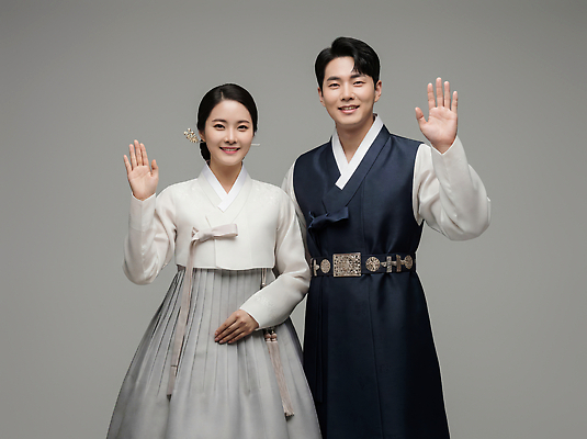 한국전통 전통 아시아 표정 사람 촬영 예절 전통의상 CG 파일형식 한복 남자 여자 인사 한국 문화 사진촬영 감정 웃음 패션 스타일 편집실사 JPG 편집이미지 새해