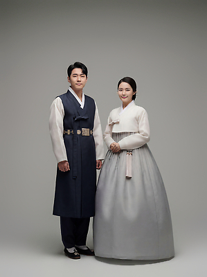 한국전통 전통 아시아 결혼 컨셉 사람 전통의상 CG 파일형식 한복 결혼식 남자 여자 옷 문화 한국 기념 정중 편집실사 JPG 편집이미지 새해