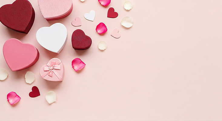 JPG 편집이미지 기념일 꽃잎 분홍색 결혼 데이트 발렌타인데이 선물 사랑 장식 상자 파티 로맨틱 하트 소중 연애 이미지편집 AI포토 AI콘텐츠 모양 꽃 감정 컬러 컨셉 데이이벤트 이벤트 파일형식