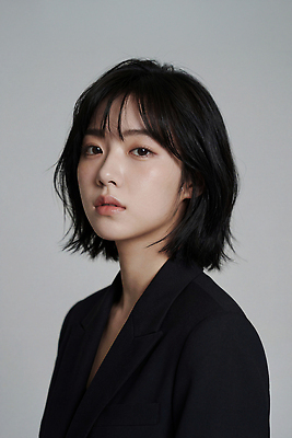 뷰포인트 사람 신체부위 CG 파일형식 유명인 모델 앞모습 헤어스타일 촬영 패션 스타일 뷰티 포즈 감정 미모 얼굴 시선 편집실사 JPG 편집이미지 인플루언서 여자 의료성형뷰티