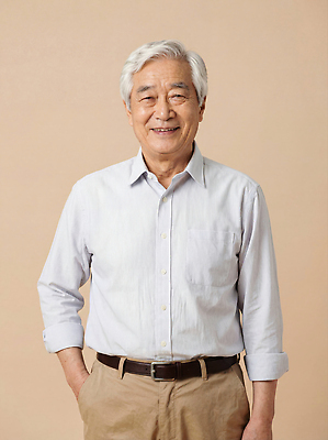 노년 남자 감정 컨셉 관계 표정 사람 성인 라이프 전자제품 CG 파일형식 웃음 카메라 옷 믿음 소통 행복 가족 일상 편집실사 JPG 편집이미지 할아버지 의료성형뷰티