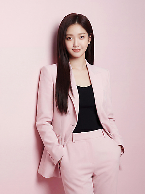 JPG 편집이미지 헤어스타일 여자 패션 분홍색 포즈 백그라운드 미소 사람 정장 촬영 자신감 스타일 편집실사 AI인물포토 AI콘텐츠 옷 감정 컬러 표정 CG 파일형식 AI포토