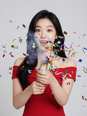 감정 컨셉 표정 사람 이벤트 CG 파일형식 여자 파티 폭죽 축하 기쁨 즐거움 웃음 기념일 화려 축제 순간 편집실사 JPG 편집이미지 의료성형뷰티