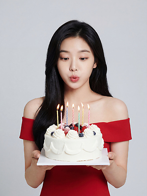 기념일 감정 컨셉 초 디저트 사람 이벤트 청년 CG 파일형식 생일 케이크 촛불 소원 과일 크림 축하 여자 파티 즐거움 행복 기념 20대 편집실사 JPG 편집이미지 의료성형뷰티