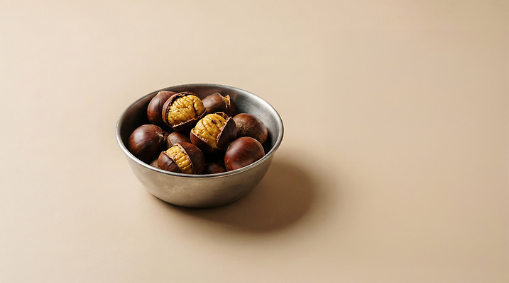 JPG 편집이미지 그릇 음식 백그라운드 재료 자연 식탁 디저트 요리 갈색 금속 식사 견과류 겨울간식 건강식 군밤 편집실사 AI포토 AI콘텐츠 식기 컬러 재질 탁자 밤_견과류 굽기 CG 생태계 파일형식