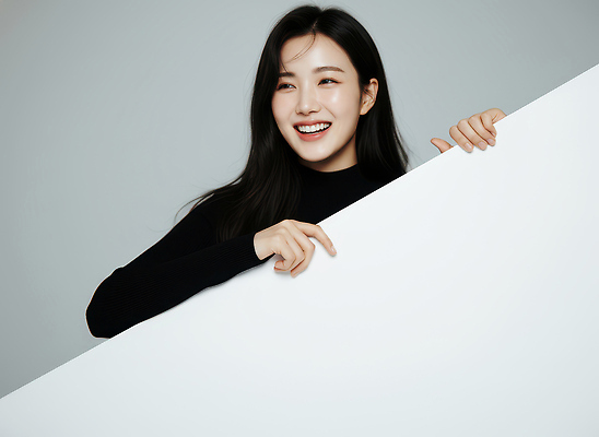 JPG 모델 편집이미지 손 옷 여자 포즈 백그라운드 모션 실내 밝음 미소 웃음 사람 검은색 흰색 의료성형뷰티 편집실사 AI인물포토 AI콘텐츠 컬러 표정 내부 신체부위 CG 파일형식 AI포토