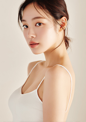 JPG 모델 편집이미지 여자 패션 얼굴 포즈 백그라운드 조명 미소 사람 카메라 사진촬영 표현 뷰티풀 의료성형뷰티 스타일 편집실사 AI인물포토 AI콘텐츠 표정 신체부위 전자제품 촬영 CG 파일형식 AI포토