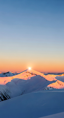 자연요소 계절 겨울 풍경 노을 CG 생태계 파일형식 산 태양 정상 설경 하늘 빛 자연 일출 일기 날씨 JPG 편집실사 편집이미지