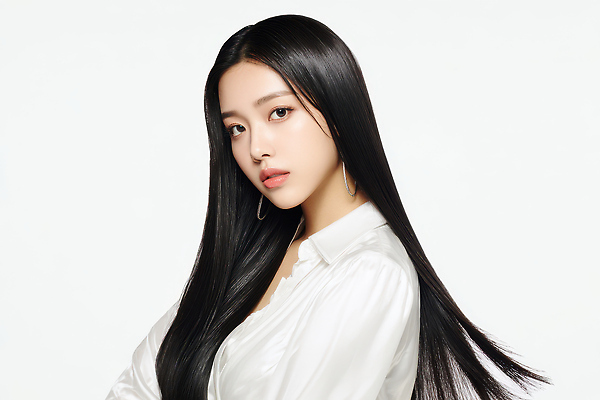 JPG 모델 편집이미지 긴머리 헤어스타일 옷 패션 얼굴 포즈 백그라운드 사람 카메라 촬영 검은머리 헤어관리 의료성형뷰티 스타일 편집실사 AI인물포토 AI콘텐츠 신체부위 전자제품 뷰티 CG 파일형식 AI포토