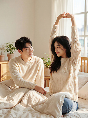 JPG 식물 편집이미지 커플 신혼부부 모션 아침 따뜻함 대화 웃음 일상 생활 방 침대 편안함 창가 즐거움 기지개 의료성형뷰티 편집실사 주간 부부 감정 가구 창문 관계 표정 말하기 라이프 감각 CG 신혼 파일형식