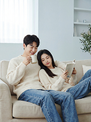 JPG 편집이미지 커플 여자 남자 커피 신혼부부 휴식 디저트 주택 따뜻함 대화 사랑 웃음 책 소파 시간 편안함 의료성형뷰티 편집실사 부부 감정 음료 음식 컨셉 의자 관계 표정 말하기 사람 건물 감각 CG 신혼 파일형식