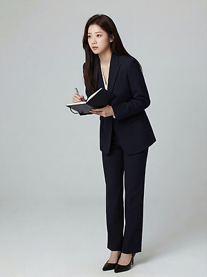 옷 여자 컬러 컨셉 비즈니스 문구용품 사람 내부 작업 직장인 CG 파일형식 정장 공책 기록 집중 사무실 업무 실내 검은색 세미나 회의 편집이미지 편집실사 JPG 의료성형뷰티 비즈니스우먼