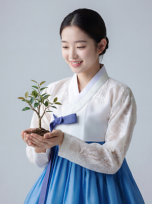 식물 한국전통 전통 기념일 한국 표정 사람 신체부위 전통의상 CG 생태계 파일형식 한복 여자 나무 모형 미소 손 백그라운드 자연 문화 서울 이벤트 생활 편집실사 편집이미지 JPG 의료성형뷰티 명절