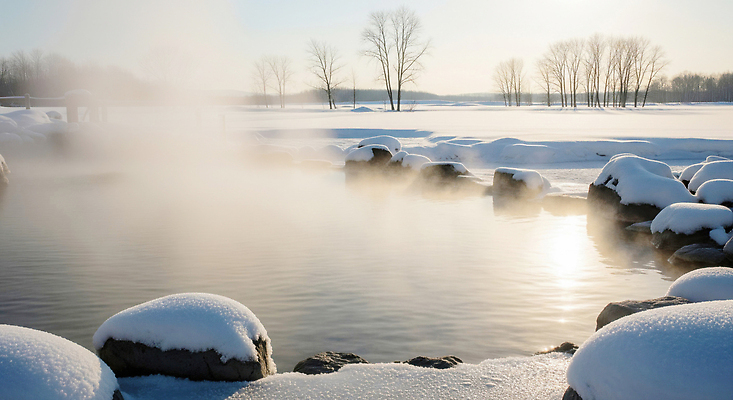 자연요소 식물 계절 태양 온천 스파 CG 생태계 파일형식 겨울 호수 수증기 나무 잎 햇빛 풍경 오후 자연 차가움 물 편집실사 편집이미지 JPG 노천온천
