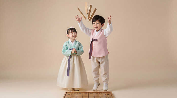 한국전통 전통 여자 기념일 남자 감정 아시아 어린이 관계 표정 사람 신체부위 전통의상 CG 파일형식 한복 소년 소녀 놀이 즐거움 한국 손 공 가족 밝은색 웃음 백그라운드 편집이미지 편집실사 JPG 명절 의료성형뷰티