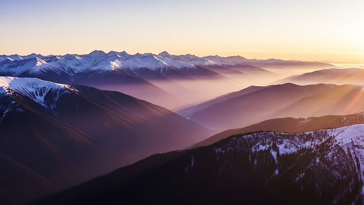 JPG 편집이미지 자연 하늘 산 형상 풍경 계곡 일몰 안개 대기 봉우리 지형 색채 겨울풍경 편집실사 AI포토 AI콘텐츠 겨울 날씨 노을 CG 생태계 파일형식