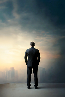 JPG 편집이미지 응시 남자 하늘 서기 풍경 정장 빛 일몰 도시 시간 변화 전망대 고층 의료성형뷰티 이미지편집 시선 옷 컨셉 모션 사람 노을 파일형식