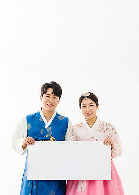 JPG 편집이미지 전통 옷 여자 명절 남자 문화 한국 사랑 미소 이벤트 성인 두명 촬영 한복 명절인사 의료성형뷰티 편집실사 한국전통 기념일 감정 아시아 표정 사람 인사 전통의상 CG 파일형식