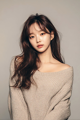 JPG 모델 편집이미지 여자 패션 포즈 백그라운드 미소 머리카락 카메라 촬영 회색 스웨터 베이지색 뷰티풀 의료성형뷰티 스타일 편집실사 컬러 상의 표정 사람 전자제품 머리 CG 파일형식