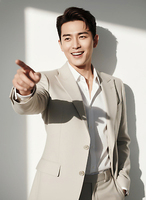 JPG 편집이미지 남자 포즈 손가락 모션 실내 표정 밝음 미소 웃음 정장 빛 카메라 가리킴 비즈니스맨 분위기 코너 의료성형뷰티 편집실사 AI인물포토 AI콘텐츠 클라우드댄서 손 옷 컨셉 비즈니스 사람 손짓 내부 전자제품 직장인 CG 파일형식 트렌드컬러 AI포토 2026트렌드