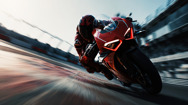 JPG 편집이미지 스포츠 바람 운동선수 오토바이 레이싱 자동차경주 헬멧 속도 트랙 대회 라이더 레이싱복 오토바이경주 의료성형뷰티 편집실사 AI포토 AI콘텐츠 자연요소 날씨 경기 시합 바이크 보호장비 CG 파일형식