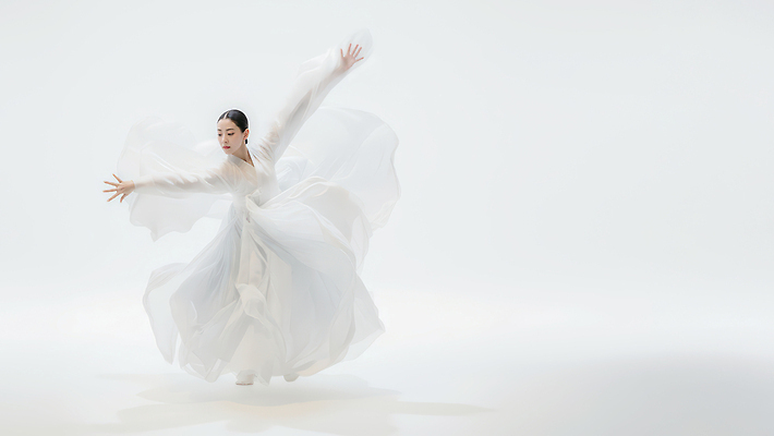 JPG 편집이미지 여자 예술 포즈 백그라운드 스튜디오 조명 기술 공연 댄서 자유 표현 춤 리듬 스타일 편집실사 AI인물포토 AI콘텐츠 클라우드댄서 직업 컨셉 문화예술 사람 이벤트 CG 파일형식 트렌드컬러 AI포토 2026트렌드