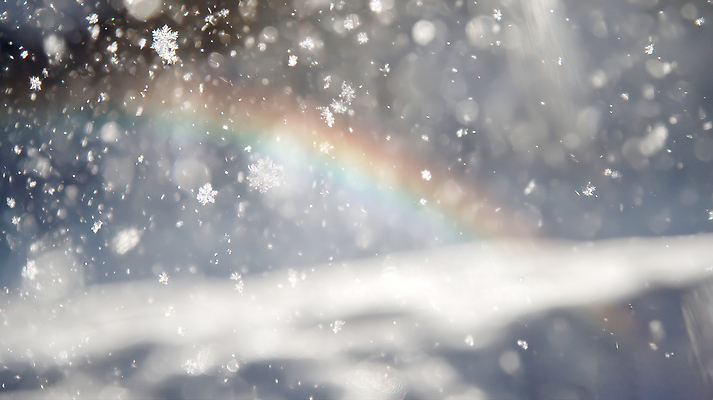 JPG 편집이미지 컬러 무지개 겨울 자연 하늘 날씨 풍경 야외 환경 대기 눈송이 편집실사 AI포토 AI콘텐츠 자연요소 계절 눈_날씨 CG 생태계 파일형식