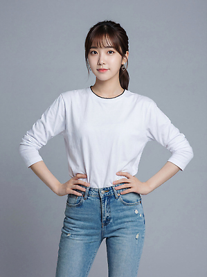 JPG 모델 편집이미지 여자 패션 포즈 백그라운드 셔츠 표정 미소 일상 카메라 사진촬영 회색 흰색 청바지 의료성형뷰티 스타일 편집실사 AI인물포토 AI콘텐츠 컬러 상의 바지 사람 라이프 전자제품 촬영 CG 파일형식 AI포토