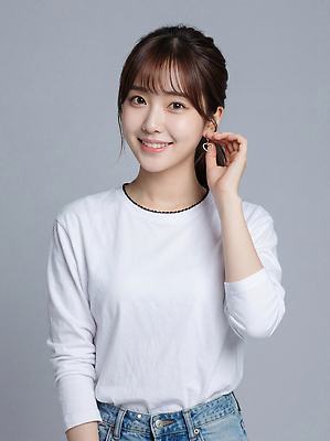 JPG 편집이미지 헤어스타일 손 옷 여자 감정 포즈 백그라운드 티셔츠 장신구 표정 웃음 머리 촬영 의료성형뷰티 스타일 편집실사 AI인물포토 AI콘텐츠 셔츠 사람 신체부위 CG 파일형식 AI포토