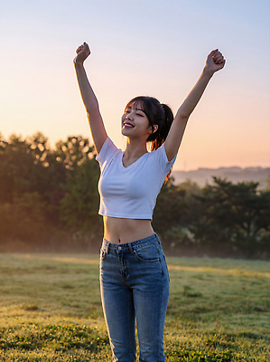 JPG 나무 편집이미지 공원 여자 여유 모션 자연 아침 새해 웃음 초원 운동 햇빛 기쁨 만남 자유 결심 일과 의료성형뷰티 편집실사 주간 식물 공공시설 감정 컨셉 표정 건강 사람 태양 CG 생태계 파일형식