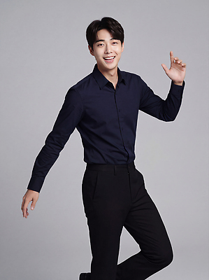 JPG 모델 편집이미지 손 옷 남자 포즈 백그라운드 셔츠 바지 모션 웃음 촬영 표현 춤 개성 의료성형뷰티 스타일 편집실사 AI인물포토 AI콘텐츠 상의 하의 문화예술 표정 사람 신체부위 CG 파일형식 AI포토