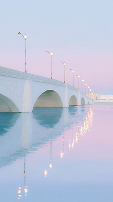 JPG 공원 분홍색 이동 가로등 일러스트 자연 하늘 거리 풍경 물 여름 빛 반사 저수지 도시 수면 야간 저녁 경관 국내일러스트 AI일러스트 AI콘텐츠 자연요소 계절 공공시설 컬러 컨셉 생태계 파일형식