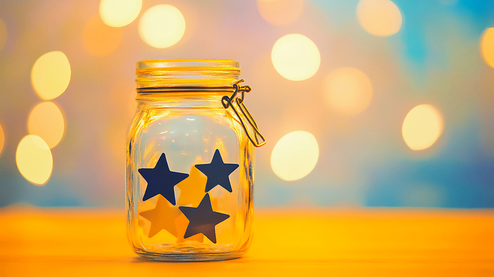 JPG 편집이미지 별 종이 컬러 백그라운드 유리병 조명 내부 장식 파란색 빛 인테리어 노란색 오브젝트 이미지편집 AI컴퓨터그래픽 AI콘텐츠 자연요소 디자인 병_용기 파일형식