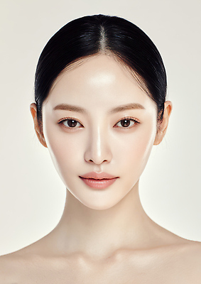 JPG 편집이미지 헤어스타일 여자 얼굴 자연 스튜디오 조명 관리 화장 뷰티 카메라 촬영 표현 피부 뷰티풀 의료성형뷰티 편집실사 AI인물포토 AI콘텐츠 사람 신체부위 전자제품 CG 생태계 파일형식 AI포토
