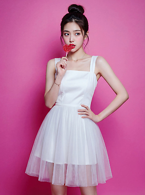 JPG 편집이미지 손 드레스 여자 패션 감정 분홍색 포즈 백그라운드 발렌타인데이 사탕 미소 머리 촬영 하트 아이템 의료성형뷰티 스타일 편집실사 AI인물포토 AI콘텐츠 모양 옷 컬러 데이이벤트 디저트 표정 사람 신체부위 CG 파일형식 AI포토