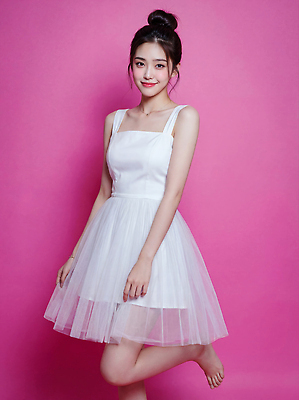 JPG 편집이미지 드레스 옷 패션 분홍색 웨딩드레스 포즈 백그라운드 맨발 발렌타인데이 미소 소녀 청춘 촬영 편안함 뷰티풀 의료성형뷰티 스타일 편집실사 AI인물포토 AI콘텐츠 여자 어린이 컬러 컨셉 발 데이이벤트 표정 감각 CG 파일형식 AI포토