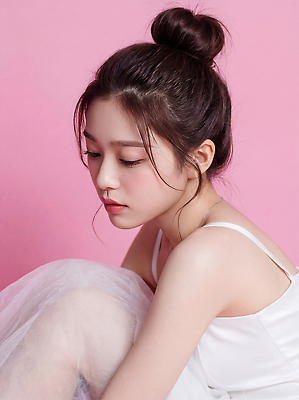 JPG 편집이미지 옷 여자 분홍색 백그라운드 생각 앉기 앞모습 옆모습 뷰티 머리 흰색 표현 올리기 의료성형뷰티 편집실사 AI인물포토 AI콘텐츠 뷰포인트 컬러 모션 사람 신체부위 CG 파일형식 AI포토