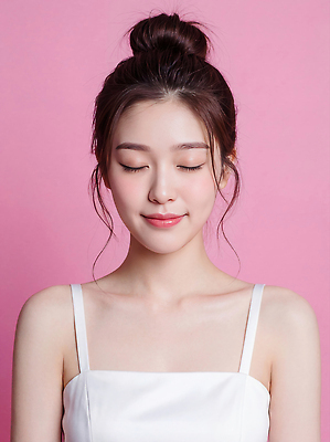 JPG 편집이미지 옷 얼굴 분홍색 백그라운드 사람 앞모습 뷰티 머리 촬영 흰색 편안함 묶기 의료성형뷰티 편집실사 AI인물포토 AI콘텐츠 뷰포인트 컬러 모션 신체부위 감각 CG 파일형식 AI포토