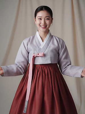 JPG 편집이미지 전통 옷 여자 행복 감정 문화 포즈 한국 미소 청춘 촬영 한복 뷰티풀 의료성형뷰티 편집실사 AI인물포토 AI콘텐츠 한국전통 아시아 컨셉 표정 사람 전통의상 CG 파일형식 AI포토