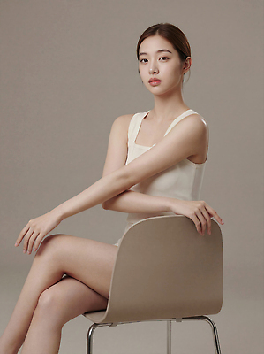 JPG 모델 편집이미지 패션 포즈 의자 조명 실내 표정 미소 사람 촬영 그림 자기관리 의료성형뷰티 스타일 편집실사 AI인물포토 AI콘텐츠 가구 내부 CG 파일형식 AI포토