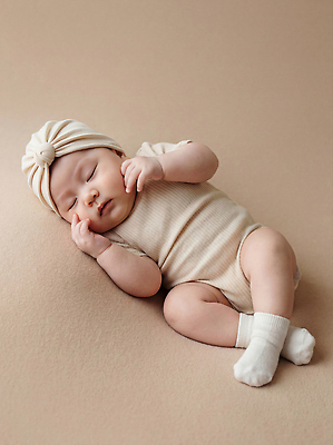 JPG 편집이미지 눕기 귀여움 아기 잠 편안함 유아복 의료성형뷰티 편집실사 AI인물포토 AI콘텐츠 옷 컨셉 모션 사람 아기용품 감각 CG 파일형식 AI포토