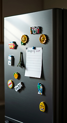 JPG 편집이미지 음식 생활용품 가정 가족 주택 일상 생활 장식 문 주방 메모지 오브젝트 냉장고 쇼핑리스트 자석 편집실사 AI컴퓨터그래픽 AI콘텐츠 관계 건물 라이프 쇼핑 사무용품 가전제품 CG 파일형식