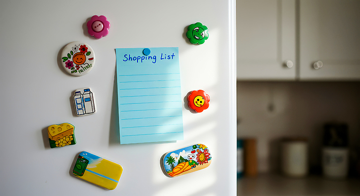 JPG 편집이미지 음식 채소 과일 디저트 일상 쇼핑 주방 우유 기록 메모지 냉장고 자석 리스트 필요 편집실사 AI컴퓨터그래픽 AI콘텐츠 컨셉 유제품 라이프 사무용품 가전제품 CG 파일형식