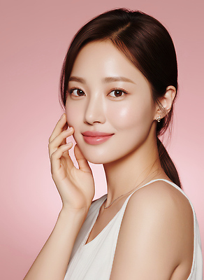 JPG 모델 편집이미지 손 패션 감정 얼굴 분홍색 포즈 백그라운드 자연 조명 미소 뷰티 촬영 의료성형뷰티 스타일 편집실사 AI인물포토 AI콘텐츠 컬러 표정 신체부위 CG 생태계 파일형식 AI포토