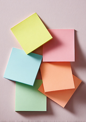 JPG 편집이미지 종이 벽 분홍색 컬러 문구용품 장식 초록색 파란색 학습 사무실 노란색 주황색 메모지 포스트잇 편집실사 AI포토 AI콘텐츠 교육 비즈니스 사무용품 CG 오브젝트 파일형식