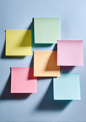 JPG 편집이미지 디자인 벽 컬러 문구용품 사무실 사각형 정보 표현 기록 메모지 작업 포스트잇 정리 파스텔 편집실사 AI포토 AI콘텐츠 도형 비즈니스 학용품 사무용품 CG 오브젝트 파일형식