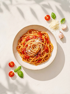 JPG 편집이미지 음식 재료 방울토마토 탁자 디저트 치즈 파스타 마늘 스파게티 요리 식사 이탈리아음식 바질 토마토파스타 편집실사 AI포토 AI콘텐츠 가구 토마토 채소 유제품 서양음식 CG 파일형식