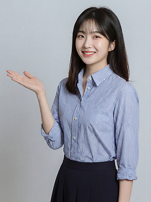 JPG 모델 편집이미지 포즈 백그라운드 셔츠 모션 표정 미소 손짓 앞모습 치마 줄무늬 회색 소통 편집실사 AI인물포토 AI콘텐츠 뷰포인트 컬러 컨셉 상의 무늬 하의 CG 파일형식 AI포토