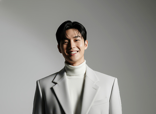 JPG 주간 모델 편집이미지 패션 남자 얼굴 포즈 백그라운드 스튜디오 조명 웃음 정장 촬영 흰색 의료성형뷰티 스타일 편집실사 AI인물포토 AI콘텐츠 자연요소 옷 컬러 표정 사람 신체부위 CG 파일형식 AI포토